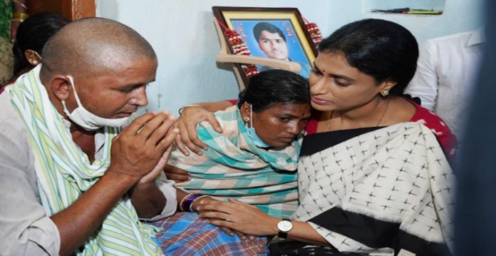 ys sharmila visits suicide victim’s family