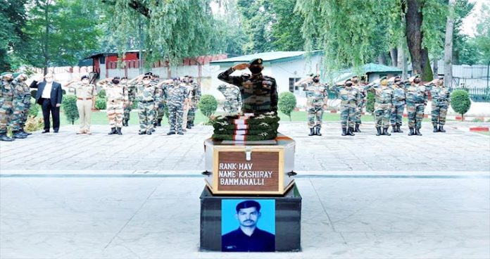 army pays tribute to fallen soldier in kashmir
