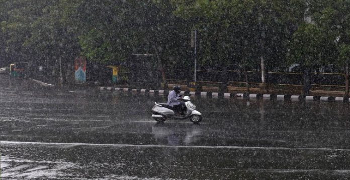 imd issues red alert in coastal karnataka for next 2 days