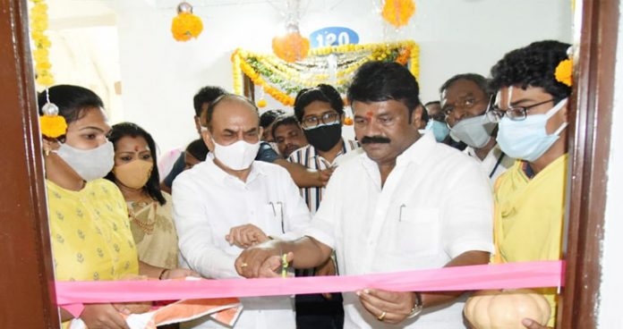 srinivas yadav, mahamood ali give 180 houses to poor