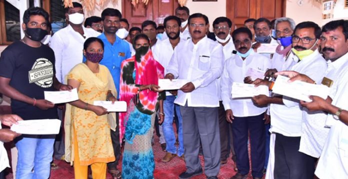 telangana offers cmrf to help poor niranjan reddy