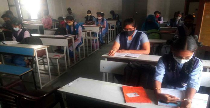 as covid 19 fears loom, maharashtra postpones school reopening