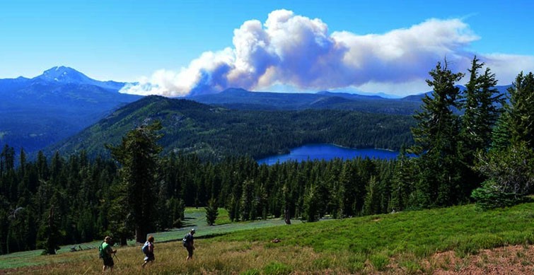california wildfires move to national park; authorities issue immediate evacuation