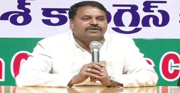 congress mounts attack on cm kcr