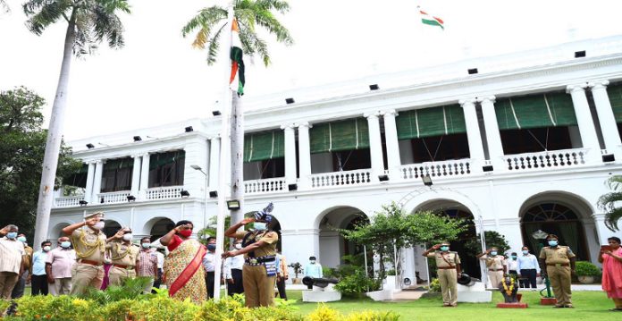 governor hoists national flag at raj bhavan