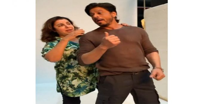 SRK, Farah Khan recreate 'Main Hoon Na' moment