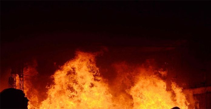 telangana shopping mall gutted in fire