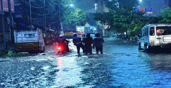Heavy rains batter Telangana, road transport hit