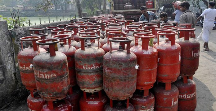 Non-subsidised LPG cylinder gets costlier by Rs 25
