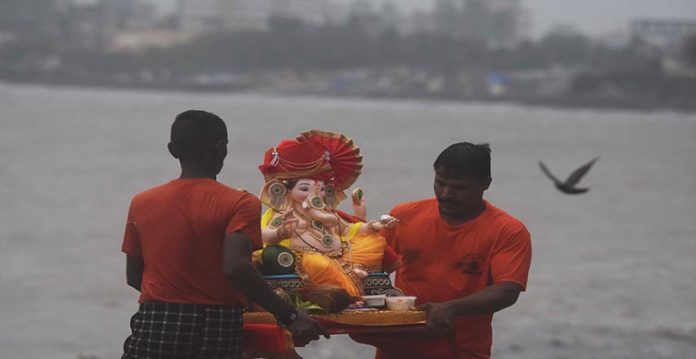 SC allows immersion of Ganesh idols in Hyderabad's Hussain Sagar Lake