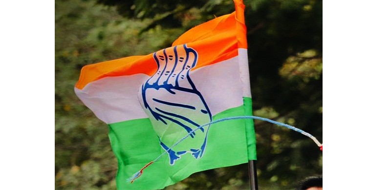 day after lathicharge, goa congress gifts bouquets to cops