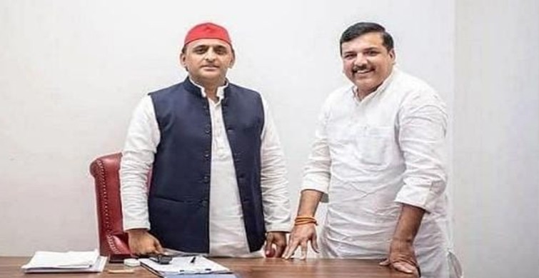 AAP's Sanjay Singh meets Akhilesh, talks on alliance in UP
