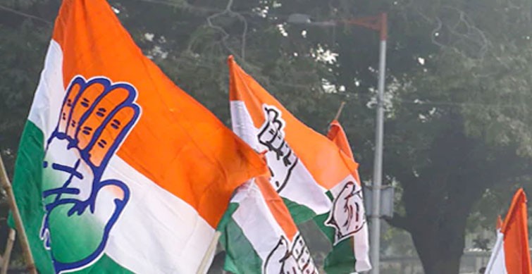 congress leaders lodge complaint against trs mlc candidate venkatrami reddy