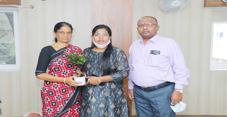 Minister Sabitha Reddy lauds civil topper Dr. P.Srija for a roaring success