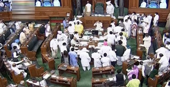 trs mps protests lead to adjourn ls, rs in parliament