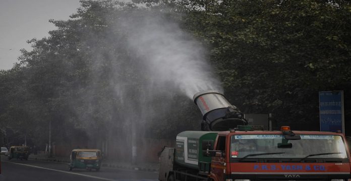 delhi metro tackles air pollution with 14 anti smog guns