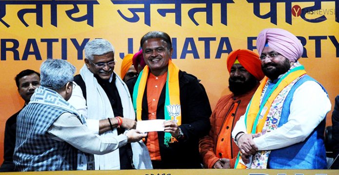 Former cricketer Dinesh Mongia, two Cong MLAs join BJP