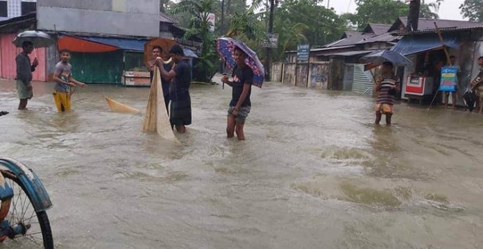 heavy rains lash bangladesh