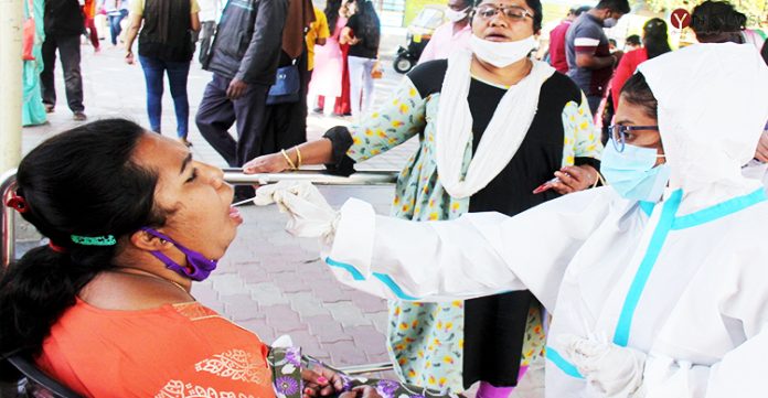 India's Omicron tally crosses 1,000-mark, Maha tops with 450 cases