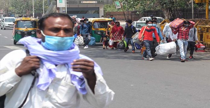 migrant labourers refuse to leave delhi over work issues; delhi police