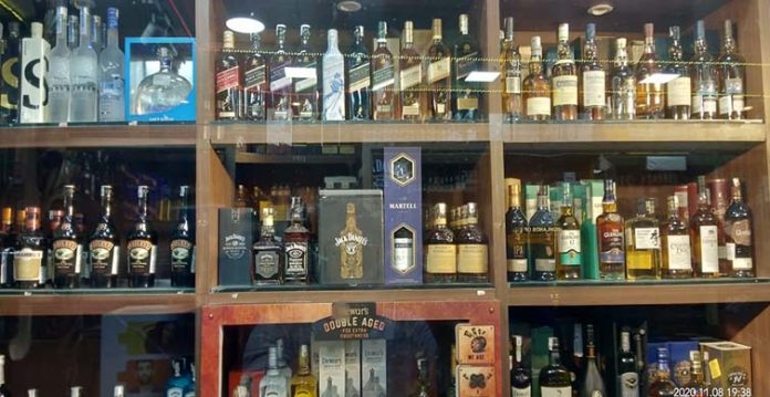 new year high telugu states sell liquor worth rs 300 cr