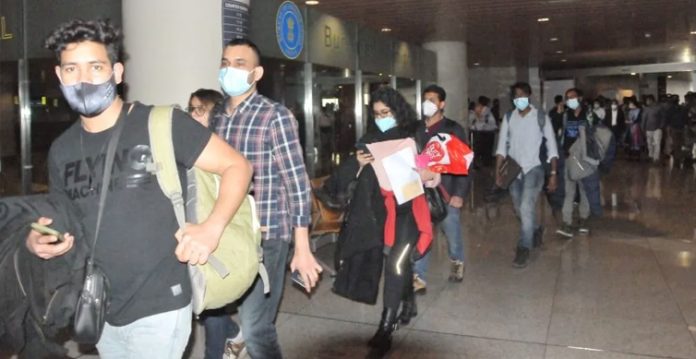 182 Students Return From Ukraine
