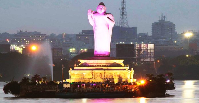 Hussain sagar lake