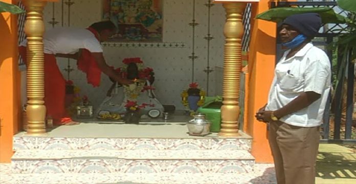 Muslim man building the Lord Ganesha temple