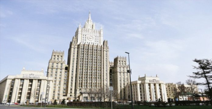 russia sanctions us congressmen, canadian senators