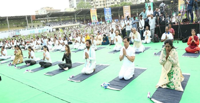 thousands participate in hyderabad yoga utsav