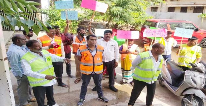 GHMC finds unique way to caught loutish residents off guard