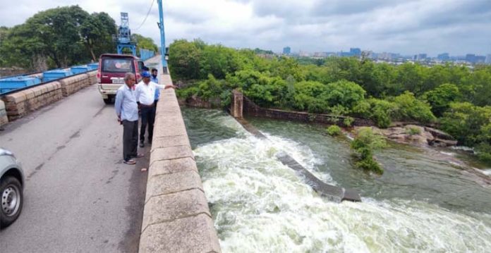 Following heavy inflows, authorities lifted 6 out of 15 gates of Osman Sagar