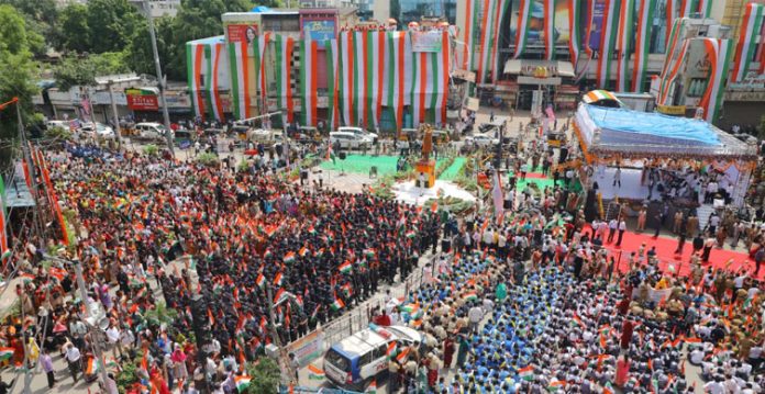 hyderabad resonates with patriotism as people sing 'jana gana mana' on the streets