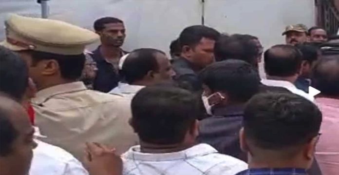 hyderabad slogans to release raja singh raised in front of home minister