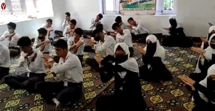 muslim Children singing 'bhajans
