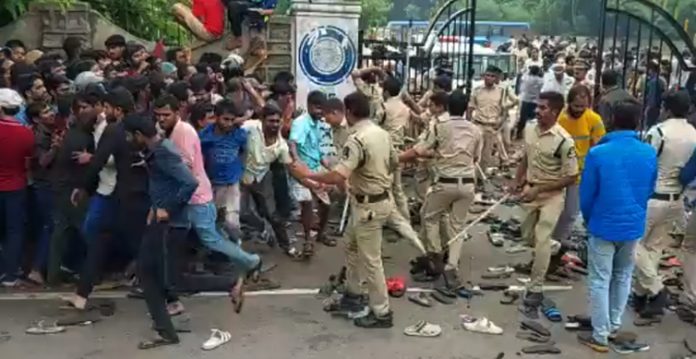 police resort to lathi charge on crowds gathered outside gymkhana; 20 injured