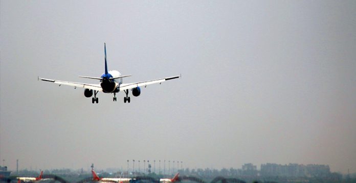 domestic air passenger traffic crosses 4 lakh mark for two straight days
