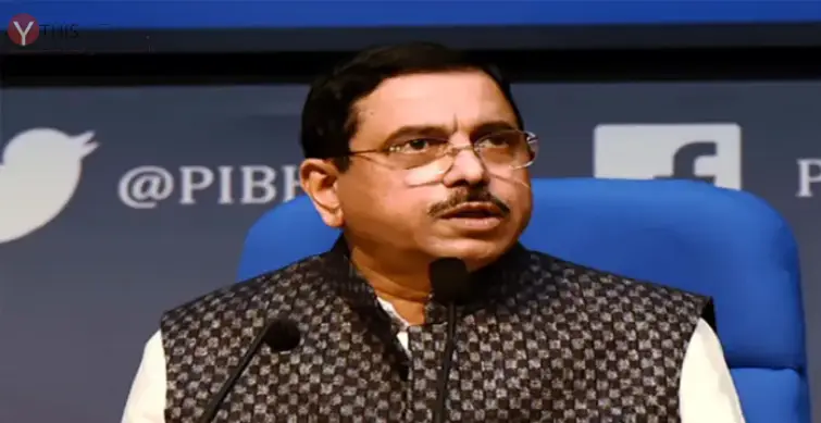 pralhad joshi denies that bjp threatened kavitha to join the party