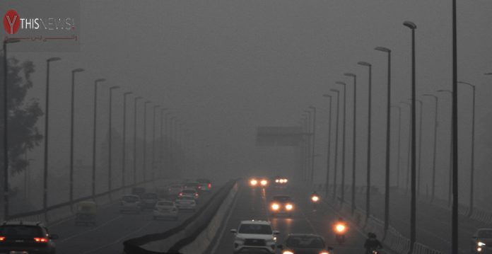 smog envelops delhi, aqi remains in 'very poor' category