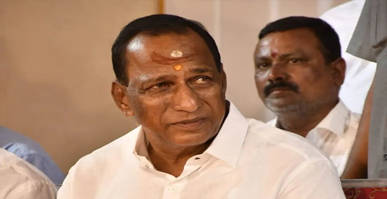 telangana minister calls i t raids 'political vendetta'