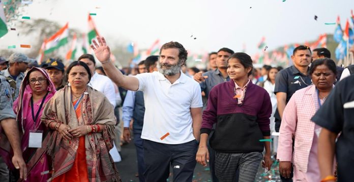 up congress asks 'yatris' to wear white khadi in rahul's bjy
