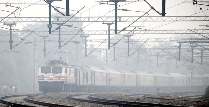 new delhi: a train moves slowly on track amid dense fog during a cold morning, in new delhi on monday, jan. 02, 2023. (photo: qamar sibtain/ians)