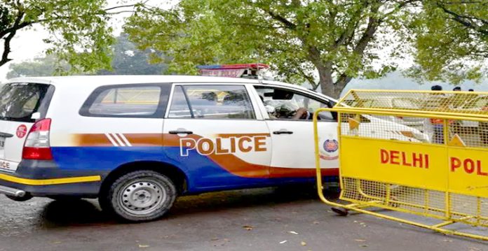delhi police van