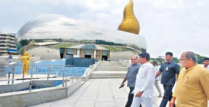 Vemula Prashant Reddy inspects Telangana Martyrs memorial works