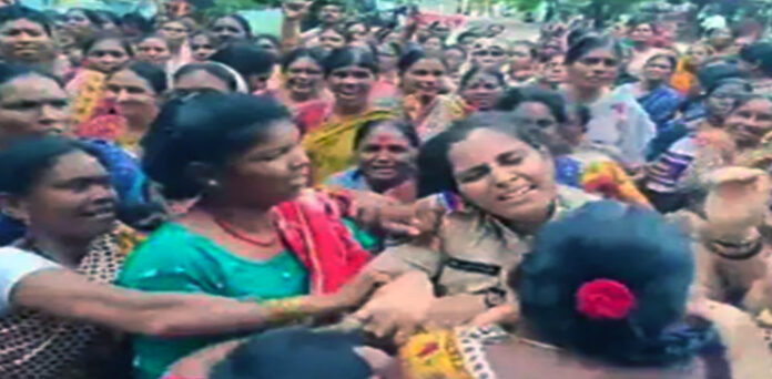 Anganwadi Instructors' Protest for Wage Hikes Turns Violent