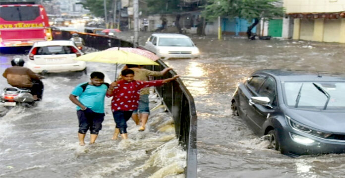 Hyderabad Drenched in Heavy Rainfall, More Showers Forecasted