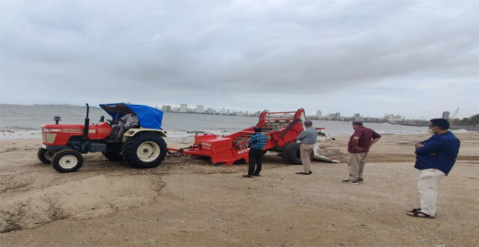 beach cleaning