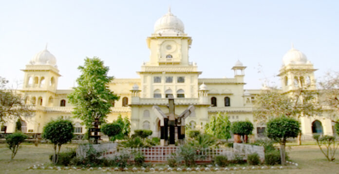 lucknow university