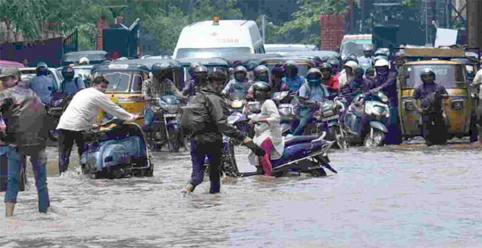 traffic jam rain hyderabad