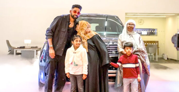siraj with car